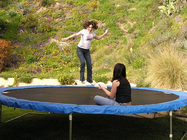 56 Trampoline Girls